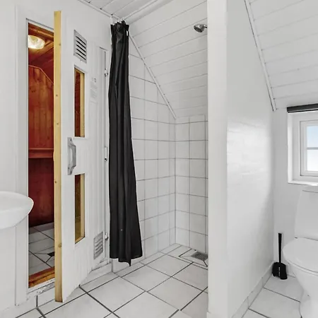 Awesome In Ulfborg With Kitchen Feriehus Fjand Gårde