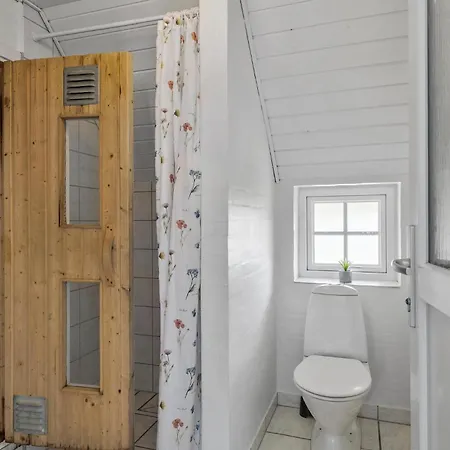 Awesome In Ulfborg With Kitchen בית נופש Ulfborg